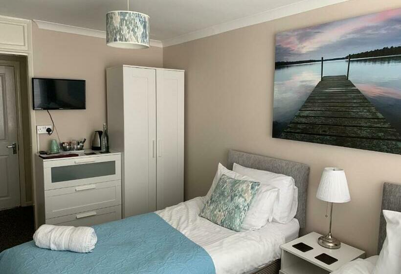 Пансион The Chestnuts