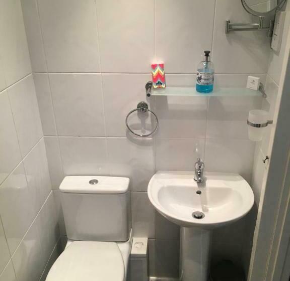 Пансион The Chestnuts