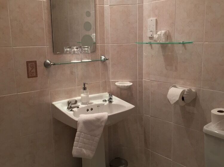 Пансион The Firs Guesthouse