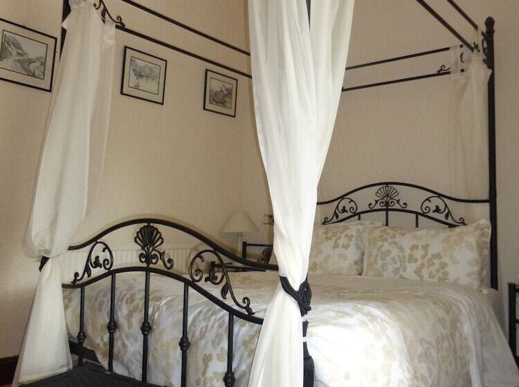 Пансион The Firs Guesthouse