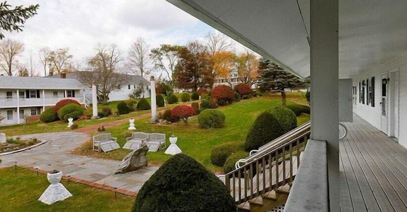 استراحتگاه Eastover Estate & Eco Village