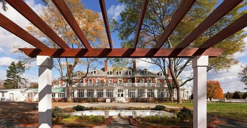 استراحتگاه Eastover Estate & Eco Village