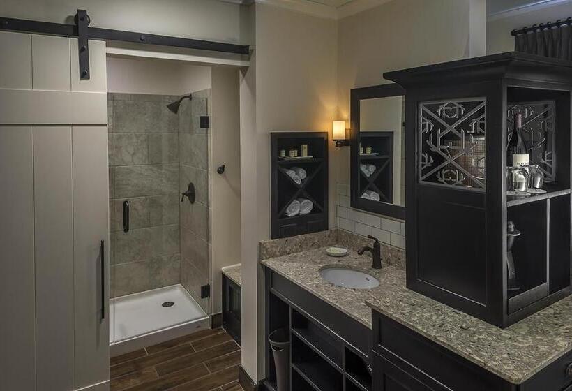 Village Hotel On Biltmore Estate