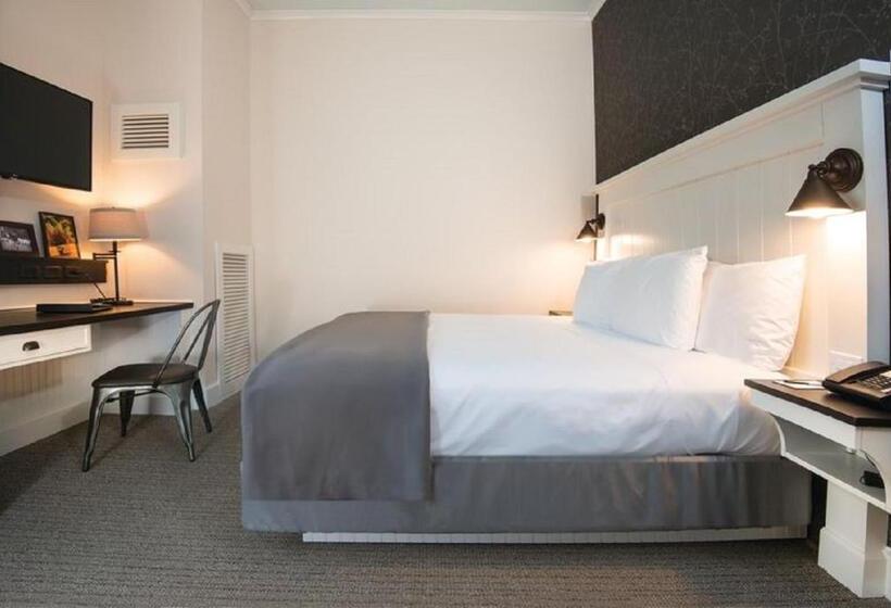 Village Hotel On Biltmore Estate