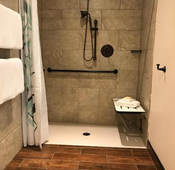 Village Hotel On Biltmore Estate