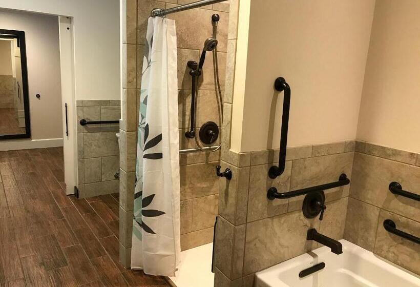 Village Hotel On Biltmore Estate