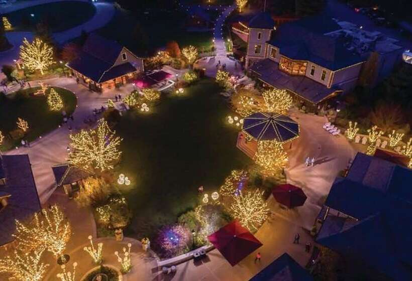 Village Hotel On Biltmore Estate