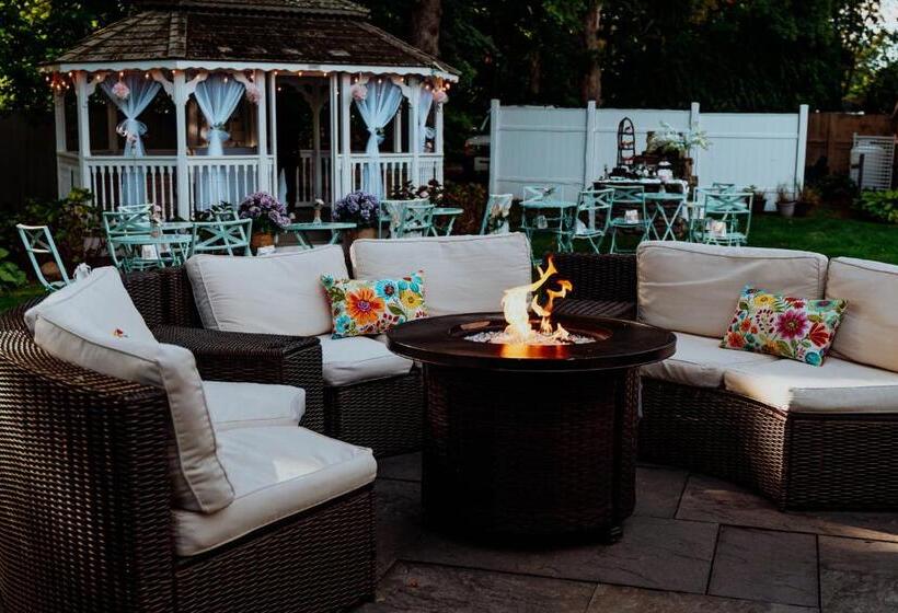 Westbrook Inn Bed And Breakfast