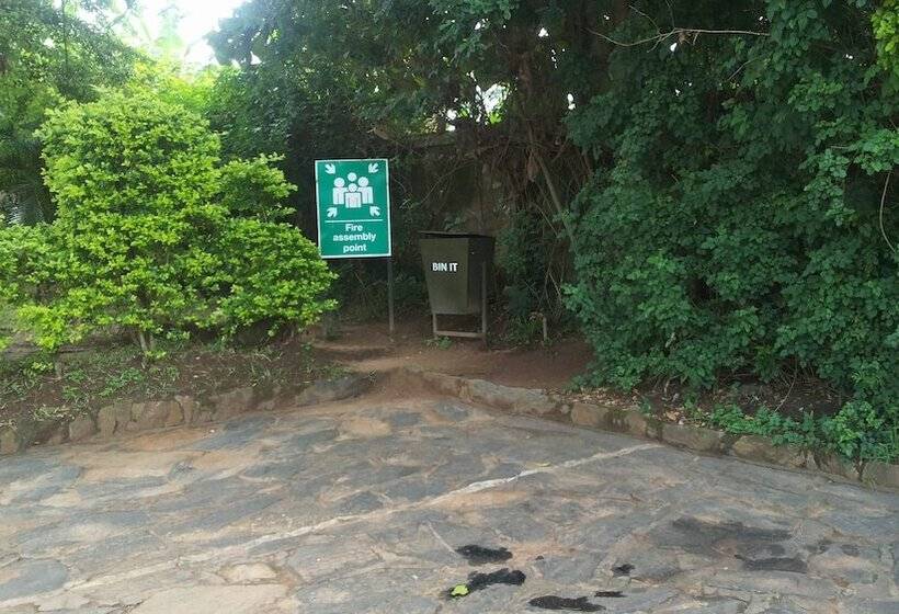 White Castle Hotel Arua