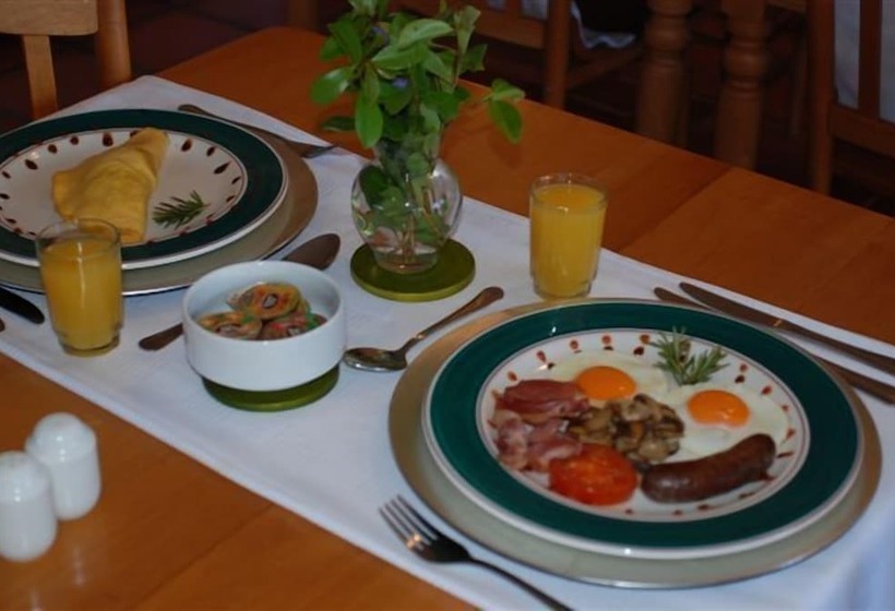 Отель Bellevue Manor Guest House & Wellness Spa Retreat