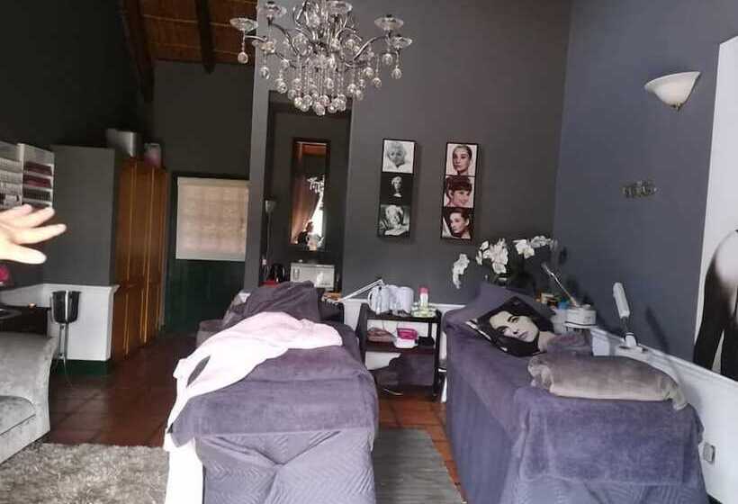 Отель Bellevue Manor Guest House & Wellness Spa Retreat