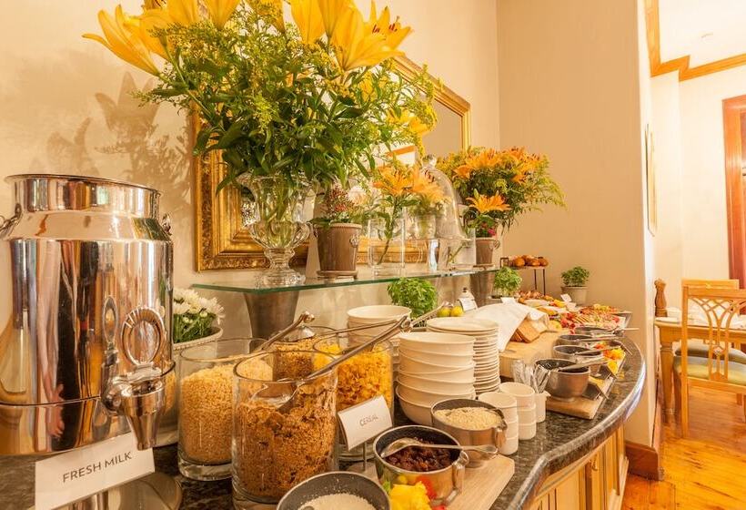 Courtyard Hotel Arcadia