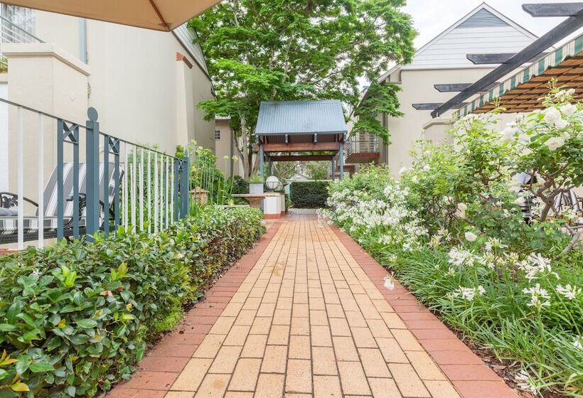 Courtyard Hotel Arcadia