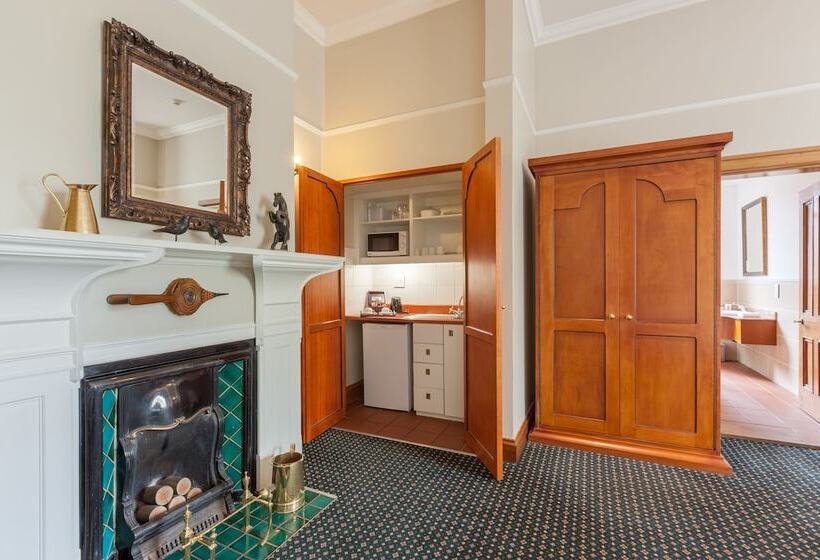 Courtyard Hotel Arcadia