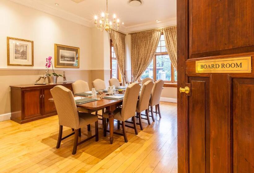 Courtyard Hotel Arcadia