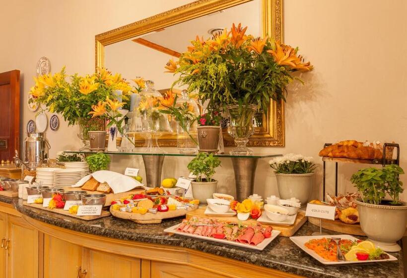 Courtyard Hotel Arcadia