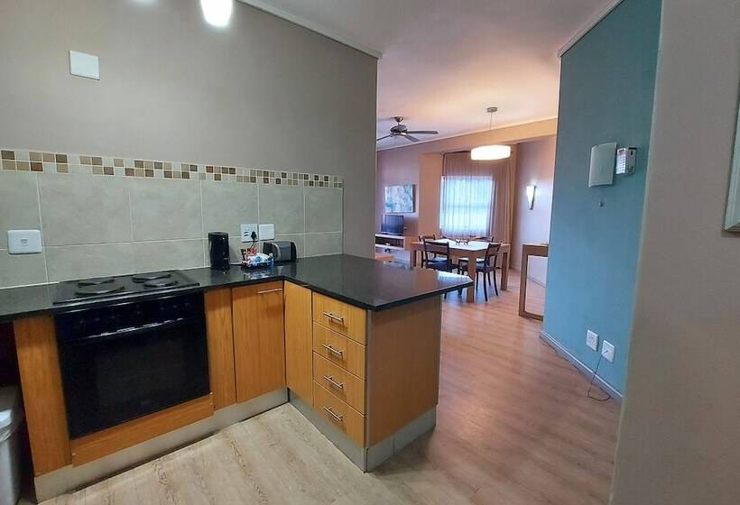 Отель First Group Brookes Hill Suites