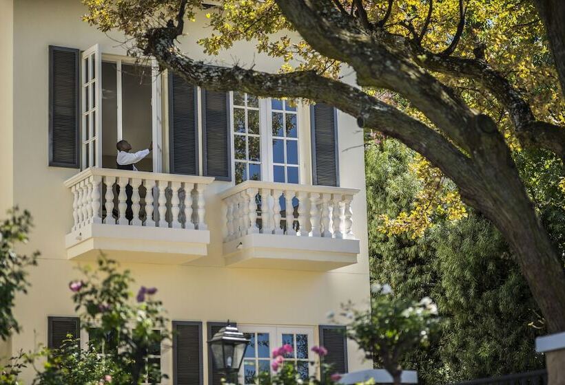 Four Seasons Hotel The Westcliff