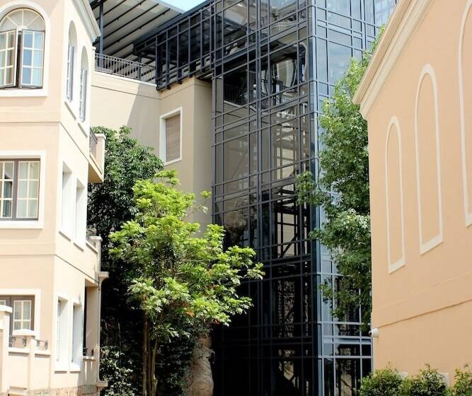 Four Seasons Hotel The Westcliff