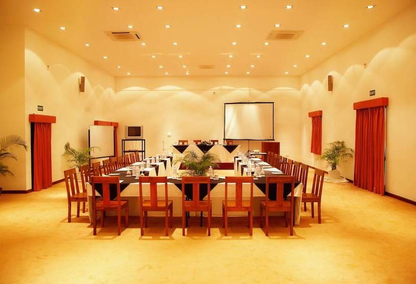 Отель Habarana Village By Cinnamon