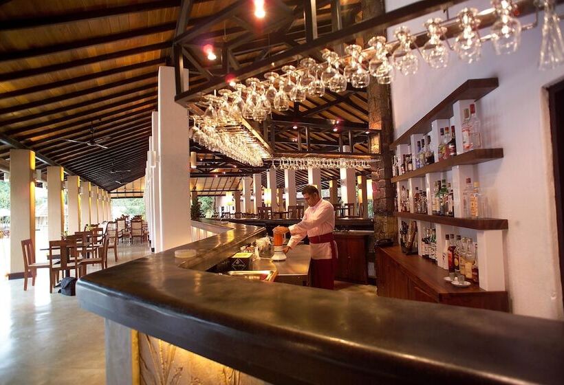 Отель Habarana Village By Cinnamon