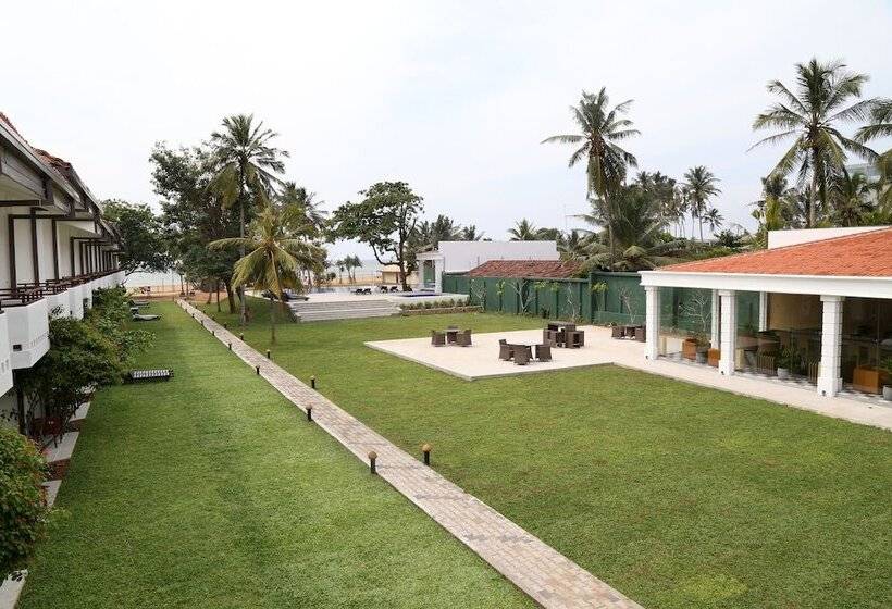 Hibiscus Beach Hotel & Villas