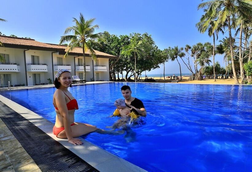 Hibiscus Beach Hotel & Villas
