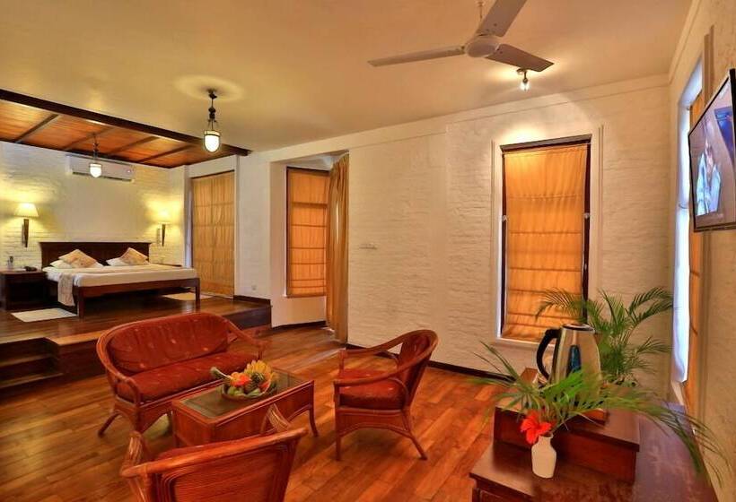 Hibiscus Beach Hotel & Villas