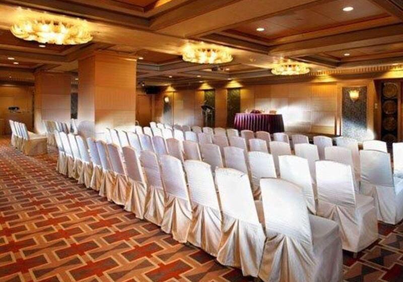 هتل Holiday Inn Express & Suites Singapore Novena, An Ihg