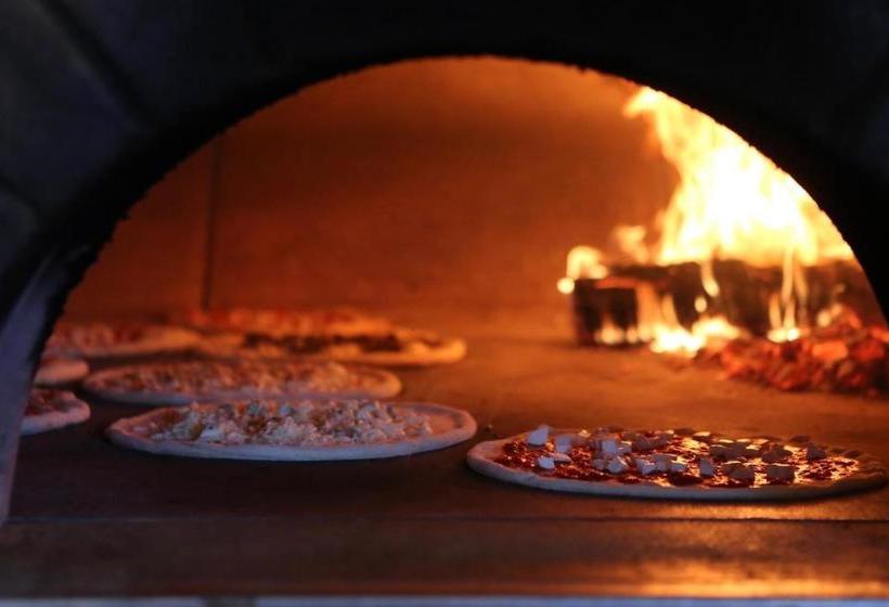 בית מלון כפרי The Lord Nelson