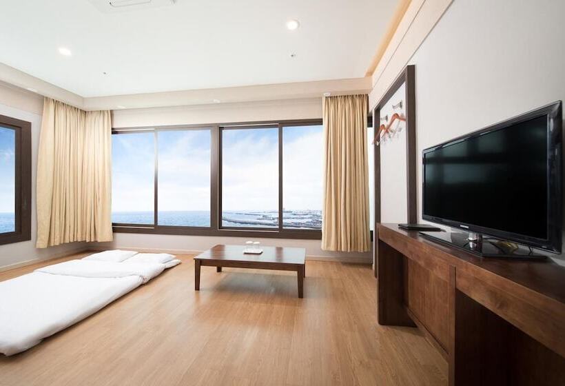 Отель Jeju Palace