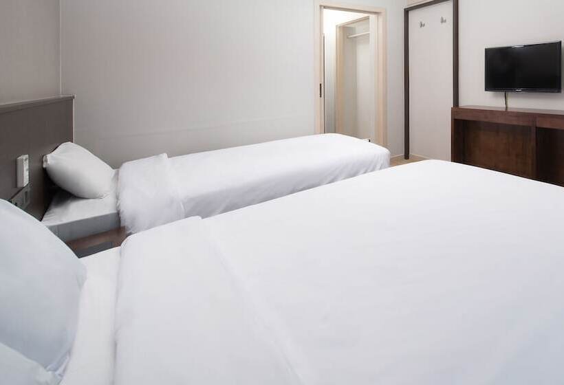 Отель Jeju Palace