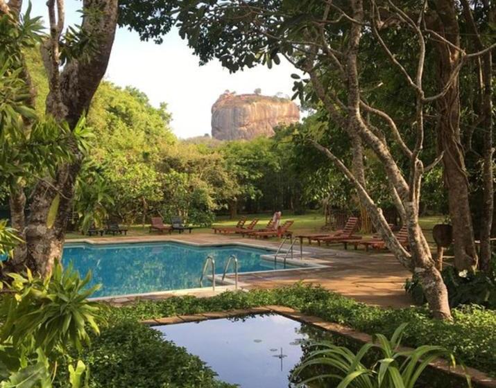 ホテル Sigiriya Village