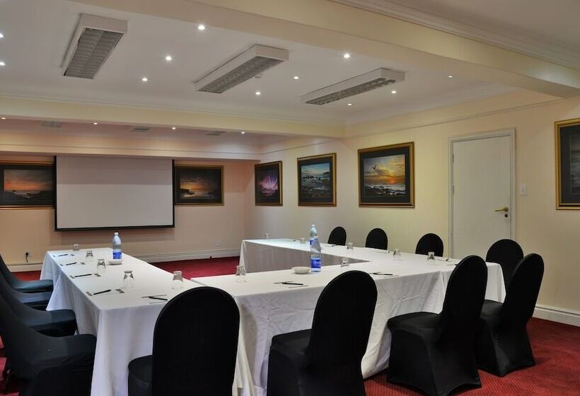 בית מלון כפרי The Capetonian   Halal