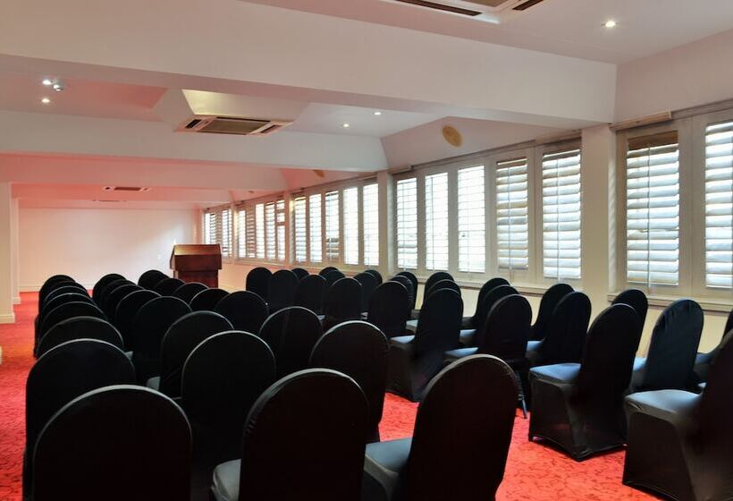 בית מלון כפרי The Capetonian   Halal