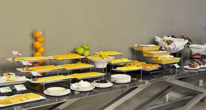 בית מלון כפרי The Capetonian   Halal