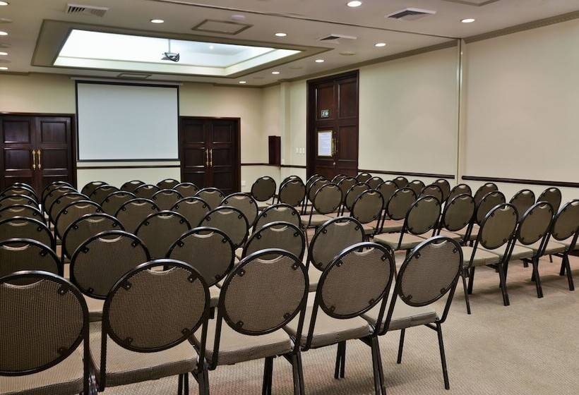 Отель The Centurion