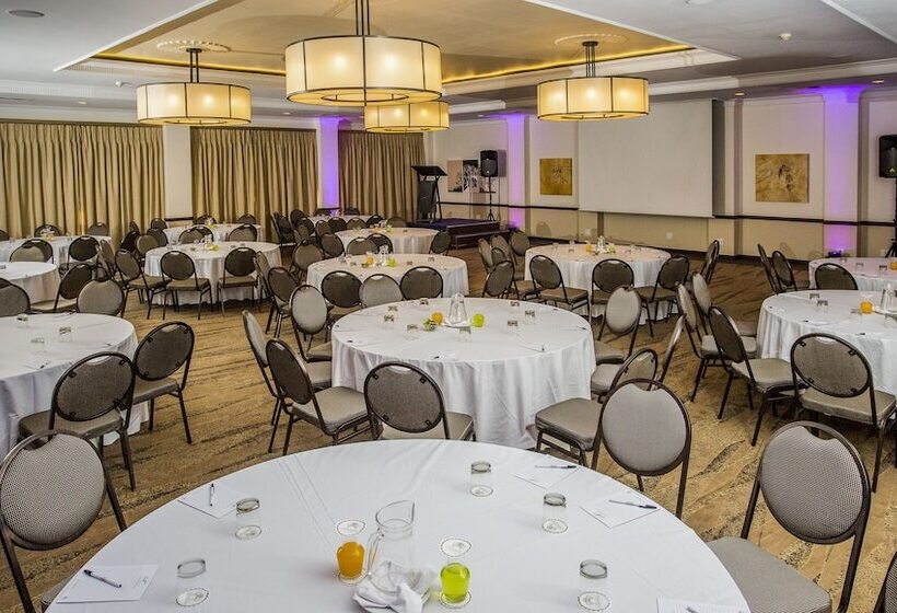 Отель The Centurion