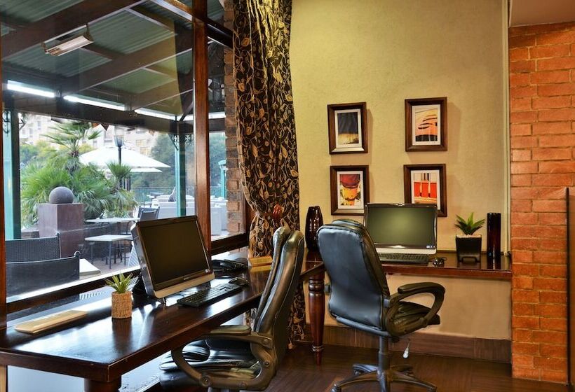 Отель The Centurion