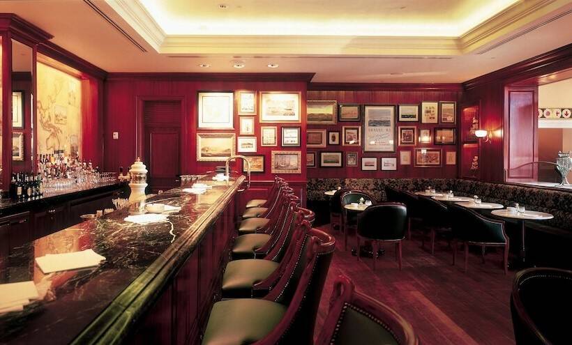 Отель The Table Bay