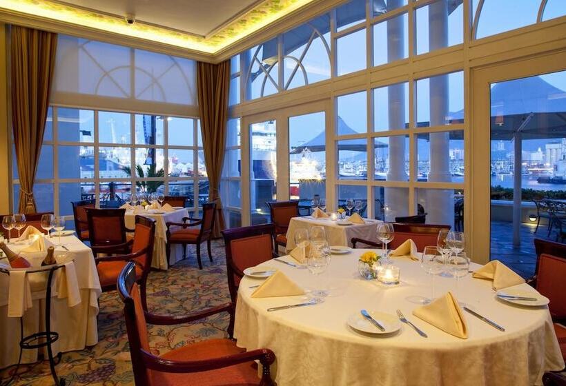 Отель The Table Bay