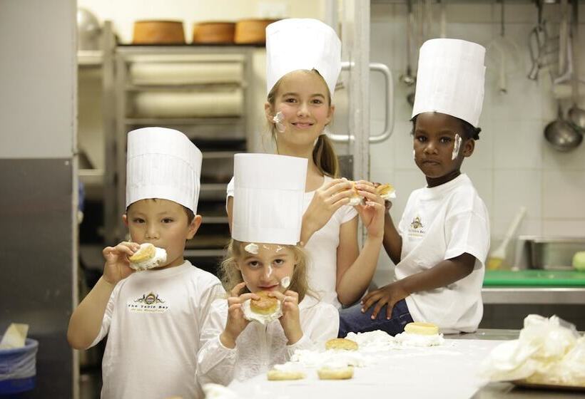 בית מלון כפרי The Table Bay