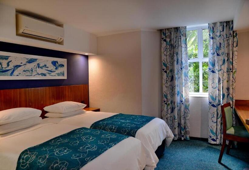 Отель Town Lodge Mbombela