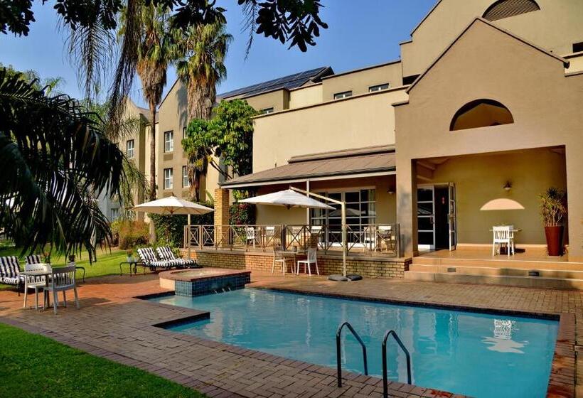 Отель Town Lodge Mbombela