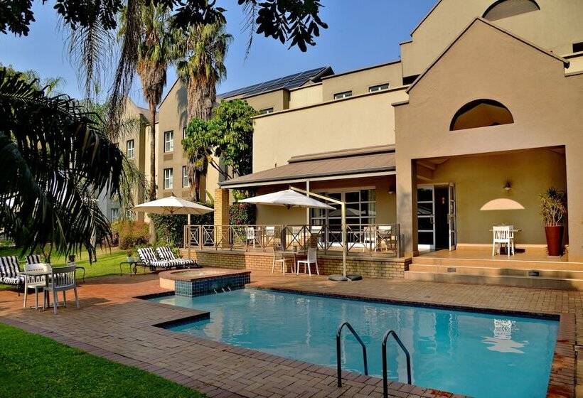 Отель Town Lodge Mbombela