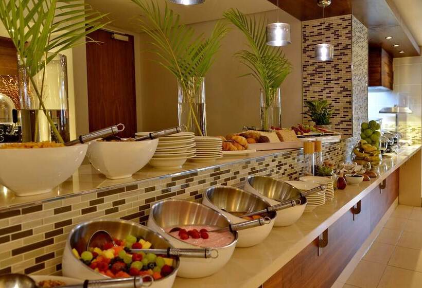 Отель Town Lodge Mbombela