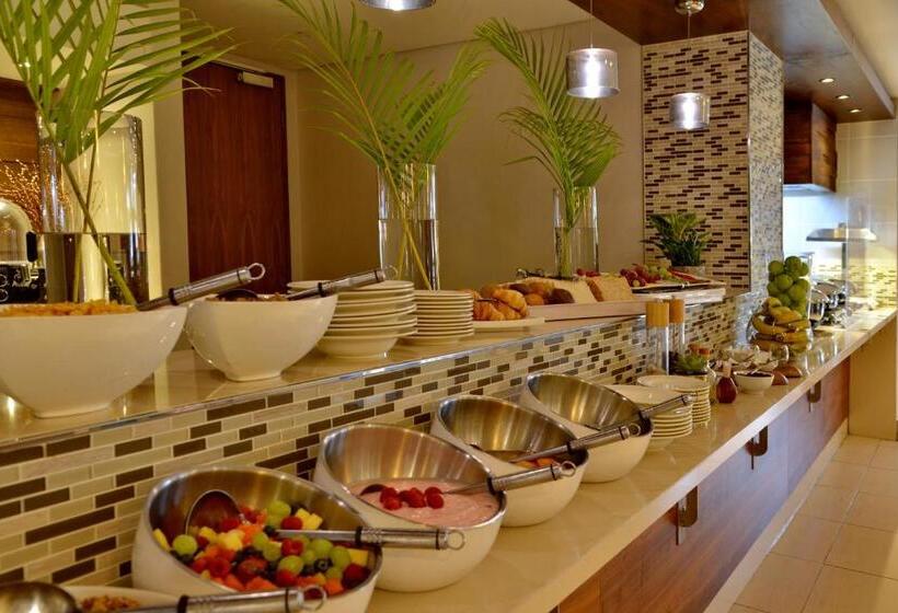 Отель Town Lodge Mbombela