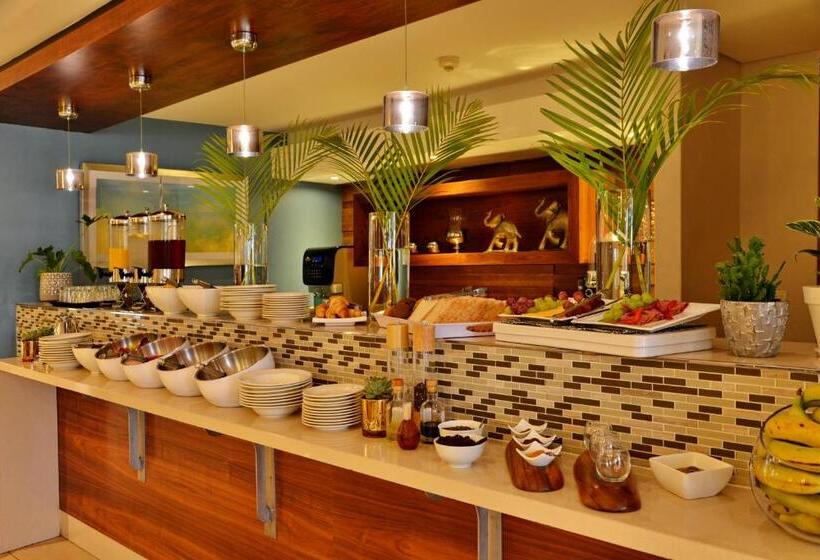 Отель Town Lodge Mbombela