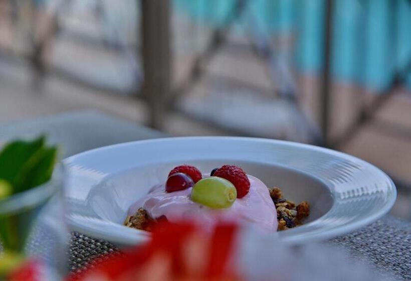 Отель Town Lodge Mbombela