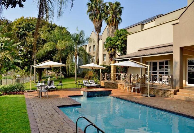 Отель Town Lodge Mbombela